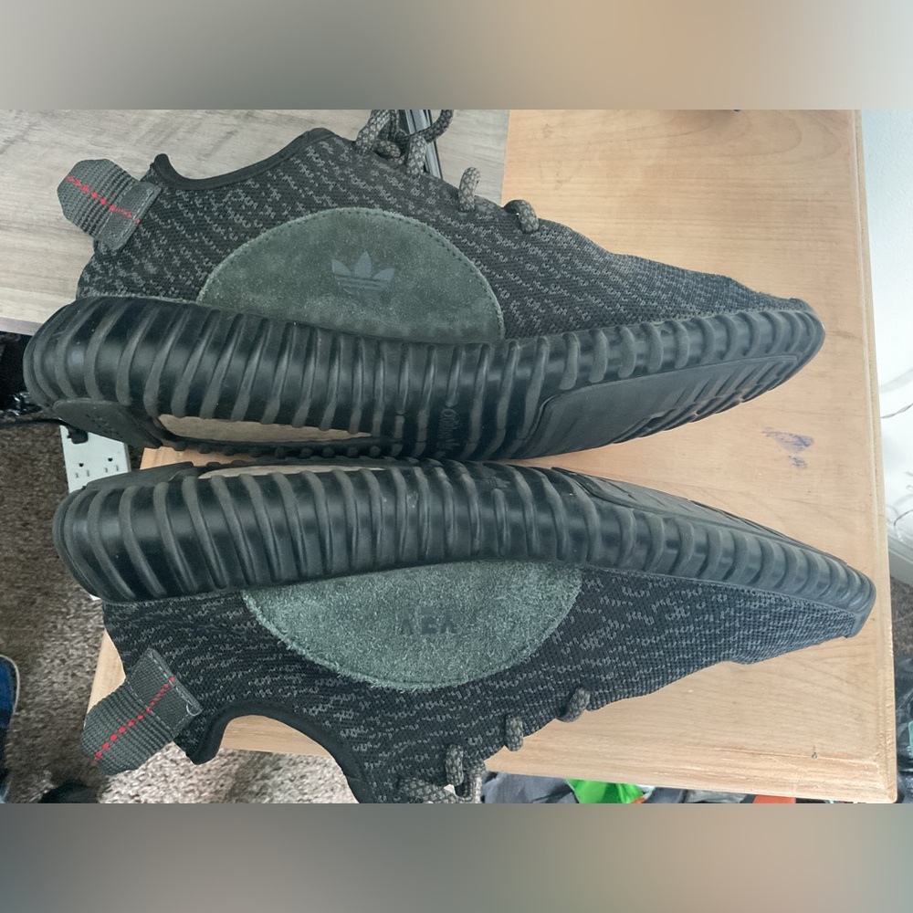 Adidas Yeezy Boost 350s - Picture 7 of 9